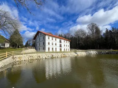 Naturlandschaft in der Nähe of country house