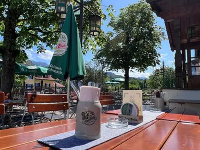 Ein Restaurant oder anderes Speiselokal in der Unterkunft Gasthaus Kampenwand