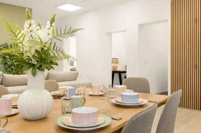 Ein Sitzbereich in der Unterkunft City Appartment 150 qm Komfort am Kurpark