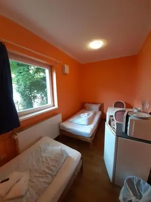 Ein Bett oder Betten in einem Zimmer der Unterkunft 2-Rent Group Hostel Rooms&Apartments TUB19A