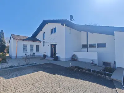 Das Gebäude in dem sich die Ferienwohnung befindet