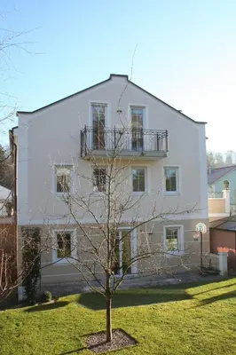 Das Gebäude in dem sich die Ferienwohnung befindet