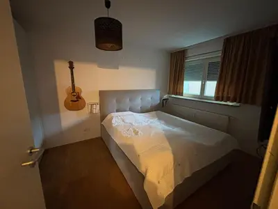 Ein Bett oder Betten in einem Zimmer der Unterkunft 55 m2 Sunny Westend Flat
