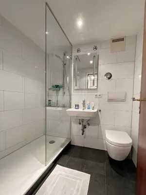 Ein Badezimmer in der Unterkunft Exklusives City Studio in Neuhausen - stilvoll wohnen nahe Schloss Nymphenburg