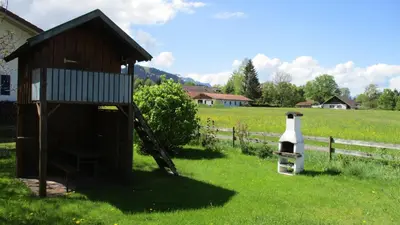 Ein Garten an der Unterkunft Heyartz, Ferienwohnung Peter