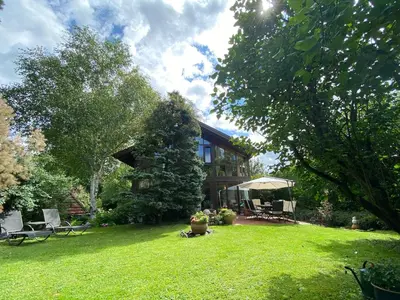 Ein Garten an der Unterkunft Villa Kunterbunt - Entspannung pur