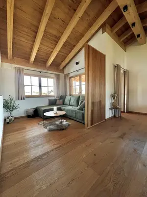 Ein Sitzbereich in der Unterkunft Antdorf Chalet