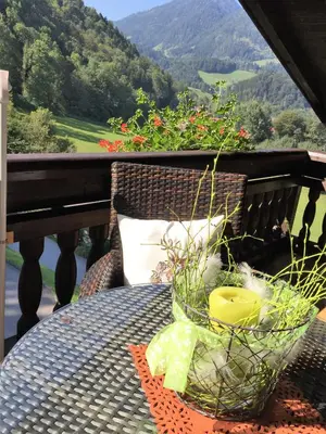 Ein allgemeiner Bergblick oder ein Berglick von der Ferienwohnung aus