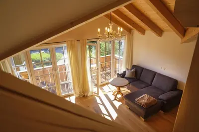 Ein Sitzbereich in der Unterkunft Ferienwohnung Singer