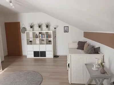 Ein Sitzbereich in der Unterkunft Ferienwohnung Alpenblick