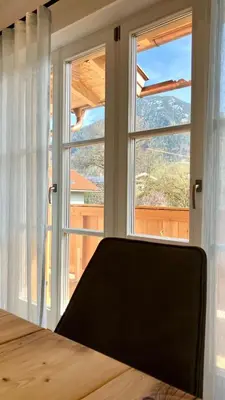 Ein allgemeiner Bergblick oder ein Berglick von der Ferienwohnung aus