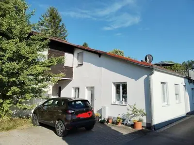 Das Gebäude in dem sich die Ferienwohnung befindet
