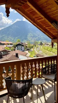 Ein allgemeiner Bergblick oder ein Berglick von der Ferienwohnung aus