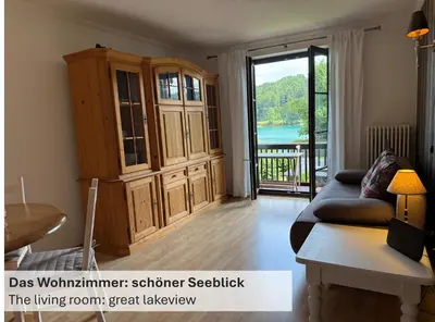 Ein Sitzbereich in der Unterkunft Seeblick Apartment am Walchensee