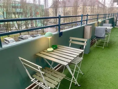 Ein Balkon oder eine Terrasse in der Unterkunft Apartment in central location with free parking space