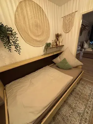 Ein Bett oder Betten in einem Zimmer der Unterkunft Bohemian Chic Sage Dreams - Munich Central Station