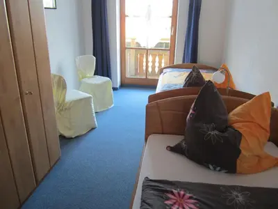 Ein Sitzbereich in der Unterkunft Biobauernhof Benihof - Ferienwohnung Alpenblick