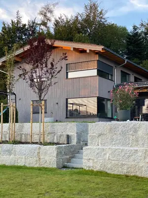 Das Gebäude in dem sich die Ferienwohnung befindet