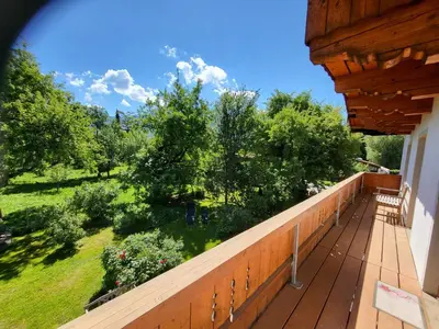 Ein Balkon oder eine Terrasse in der Unterkunft Haus Hörterer | Chiemgau Karte