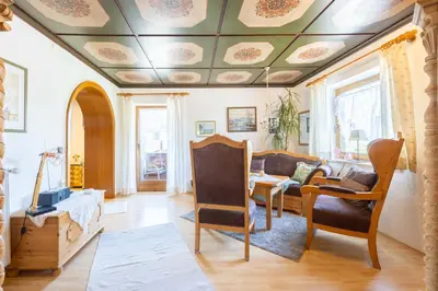 Ein Sitzbereich in der Unterkunft Ferienwohnung Bernauer Ache
