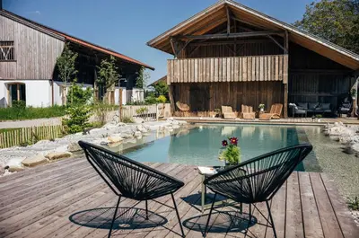 Der Swimmingpool an oder in der Nähe von Das Frialing