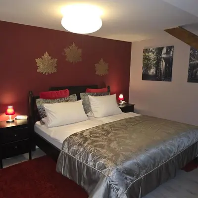 Ein Bett oder Betten in einem Zimmer der Unterkunft Loftartiges Wohnen mit 4 separaten Schlafbereichen