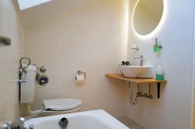 Ein Badezimmer in der Unterkunft ThermenNest Erding, parking, wifi
