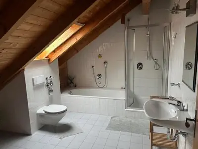 Ein Badezimmer in der Unterkunft Unterkunft in Anzing - DG - 90 qm
