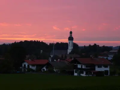 Blick auf den Sonnenuntergang/Sonnenaufgang von des Campingplatzes aus oder aus der Nähe