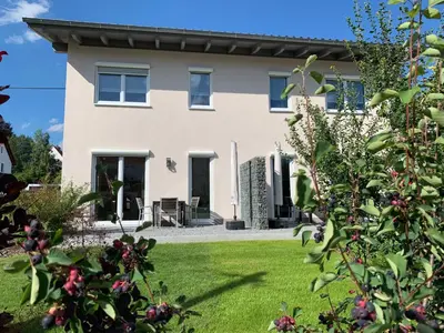 Ein Garten an der Unterkunft Ferienhaus Staudensonne