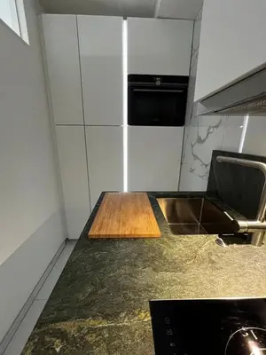 Küche/Küchenzeile in der Unterkunft NO-Television One bedroom apartment