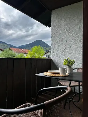 Ein allgemeiner Bergblick oder ein Berglick von der Ferienwohnung aus