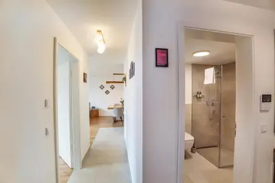 Ein Badezimmer in der Unterkunft Garten, Küche, Parkplatz & Mehr - Komfort Apartment Bavaria