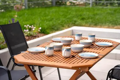 Ein Garten an der Unterkunft Garten, Küche, Parkplatz & Mehr - Komfort Apartment Bavaria
