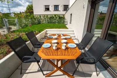 Ein Sitzbereich in der Unterkunft Garten, Küche, Parkplatz & Mehr - Komfort Apartment Bavaria