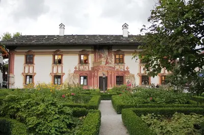 Ein Garten an der Unterkunft Landhaus Anni