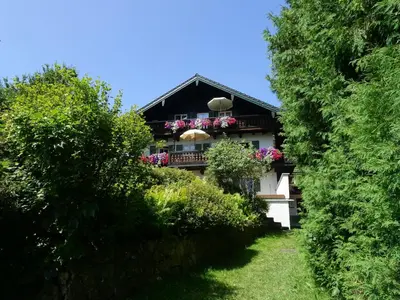 Ein Garten an der Unterkunft Haus Elbrächter 2
