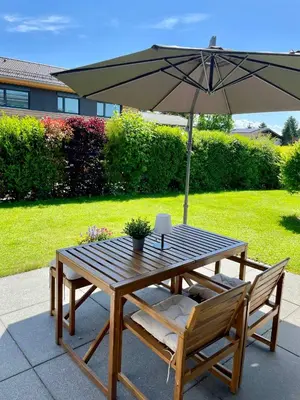 Ein Garten an der Unterkunft Ferienwohnung Vroni