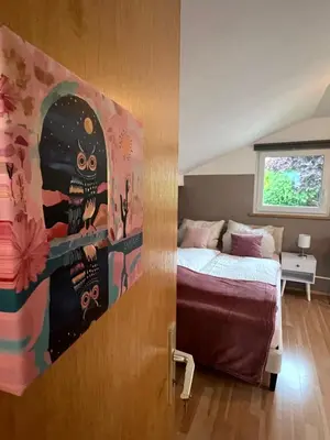 Ein Bett oder Betten in einem Zimmer der Unterkunft Room with a Skylight - gemütliches Zimmer zwischen München und Rosenheim