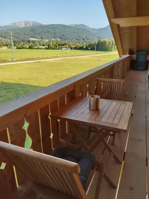 Ein allgemeiner Bergblick oder ein Berglick von der Ferienwohnung aus