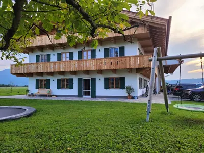 Ein Garten an der Unterkunft Urlaub in Benediktbeuern
