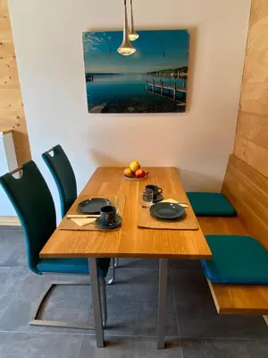 Ein Sitzbereich in der Unterkunft NaturWohnRaum - Urlaub im Holzhaus
