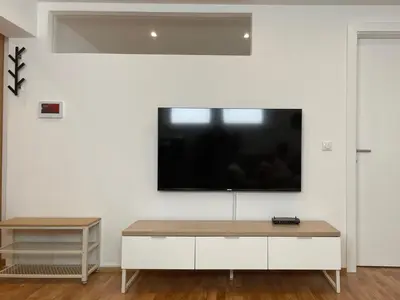 TV/Unterhaltungsangebot in der Unterkunft 1,5-Zimmer, Top ausgestattet, 4 Pers, Souterrain, Self Check-in, Parkplatz, Netflix & Amazon Prime