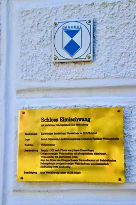 Ein Zertifikat, Auszeichnung, Logo oder anderes Dokument, das in der Unterkunft Schloss Elmischwang ausgestellt ist