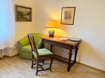 Ein Sitzbereich in der Unterkunft Schloss Elmischwang