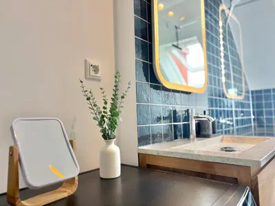 Ein Badezimmer in der Unterkunft Snug Stays 6 - ruhige Toplage Seeblick Maisonette Design-Wohnung I 3-Zimmer I zentral