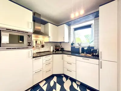 Küche/Küchenzeile in der Unterkunft Snug Stays 6 - ruhige Toplage Seeblick Maisonette Design-Wohnung I 3-Zimmer I zentral