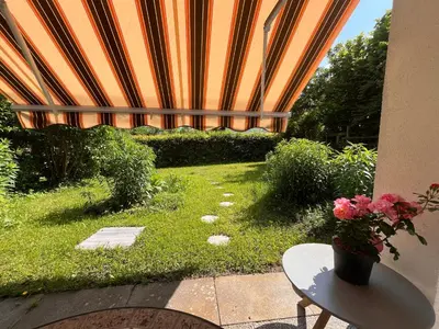 Ein Garten an der Unterkunft ruhige, zentrale Gartenwohnung mit Tiefgarage