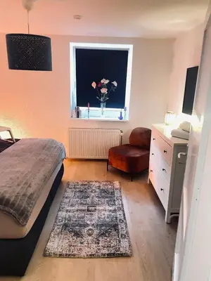Ein Bett oder Betten in einem Zimmer der Unterkunft TOP 2 ROOM APPARTEMENT l CITY CENTER l 24H SELF CHECK IN l 2 SMART TV l REGENDUSCHE l FREE PARKING