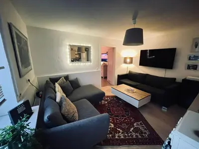 TV/Unterhaltungsangebot in der Unterkunft TOP 2 ROOM APPARTEMENT l CITY CENTER l 24H SELF CHECK IN l 2 SMART TV l REGENDUSCHE l FREE PARKING